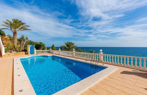 Frontline Villa - Photo 8