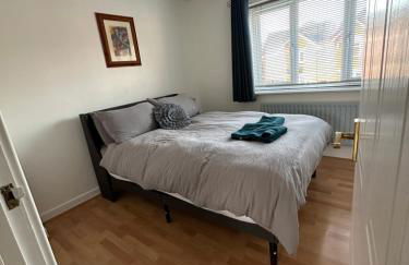 2-Bed Home with Parking, Near Airport, NEC & JLR - Foto 8