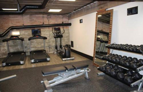 Amazing Amenities and Location - 1 Bedroom Condo - Foto 20