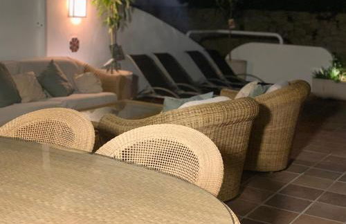 Beachfront Villa - Photo 9