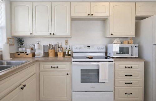 Steps to Sand - Free Parking - No Crowds - Grill - Foto 13