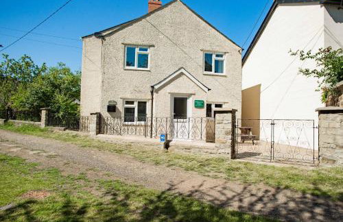 Hazeldene Cottage - Photo 1