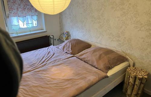 Gemütliches Ferienhaus 70qm mit Garten Sitzecke Grill 5 Minuten zum See - Foto 16