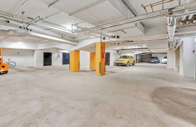 Luxurious 3-Br Apt with Balcony - Foto 15