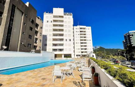 Vista mar em Caiobá com piscina conforto e localização - Foto 3