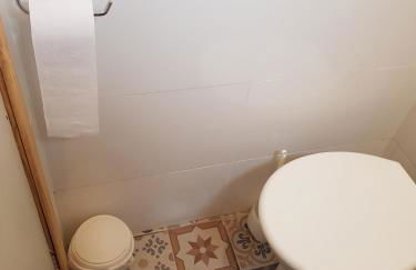 CASA FULL, CENTRO, 130m quadrados, 9 Pessoas, Wi-Fi, 3 Qtos, Churrasqueira e Apetrechos, Cozinha-Sala Integrados, 2 Banheiros, Varanda e Jardim, Garagem Coberta, Estac Interno 3 Carros, Lareira de Alta Performance e Fogão de Ferro, Área nos Fundos - Foto 37