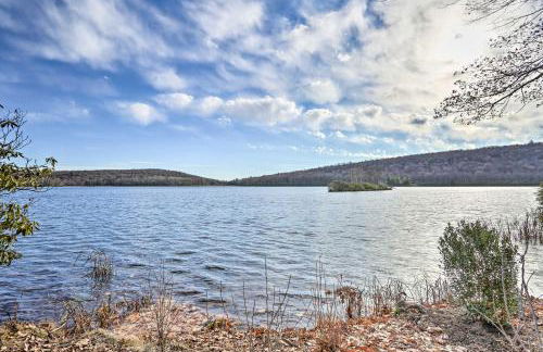 On Big Boulder Lake Condo with Community Pools! - Foto 20