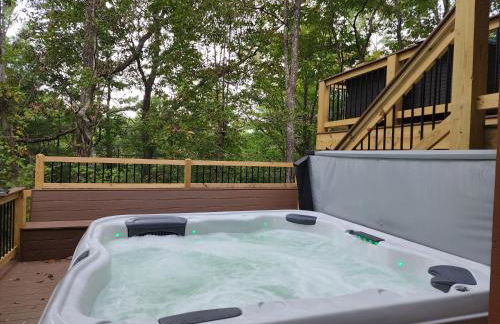 Golden Eagle GA Cabin - Hot Tub, Firepit & Fast WiFi - Foto 8