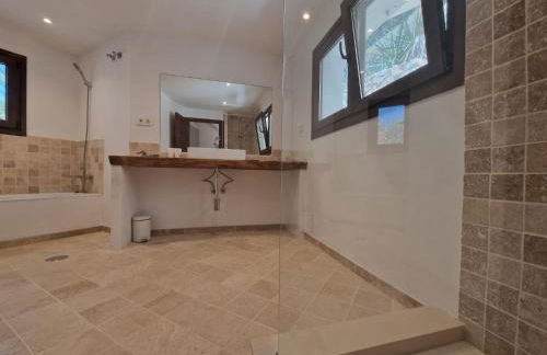 Habitación doble con baño grande privado en piso compartido - Photo 45