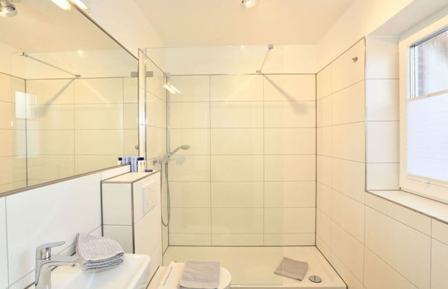 Nice Holiday Home With Terrace - Foto 12