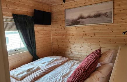 18 Bucklands - Cosy 5-Star Chalet - Starlink Wi-Fi - Coastal Woodland - Foto 6