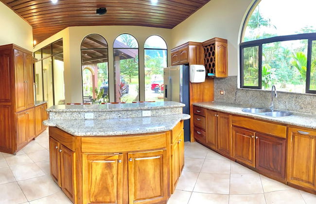 Mansion Arenal - Photo 12