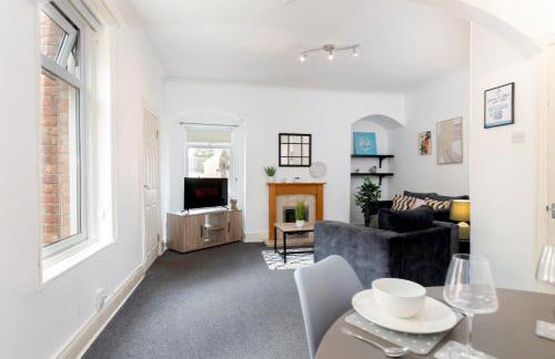 Charming and comfortable property by Our Home Short Stays very spacious with super fast WiFi close to the Metro Centre and Newcastle City Centre - Foto 16