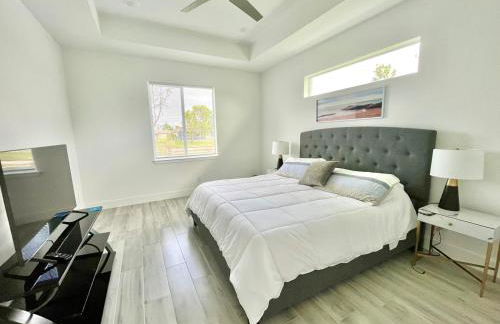 New house with canal view in Cape Coral - Foto 12