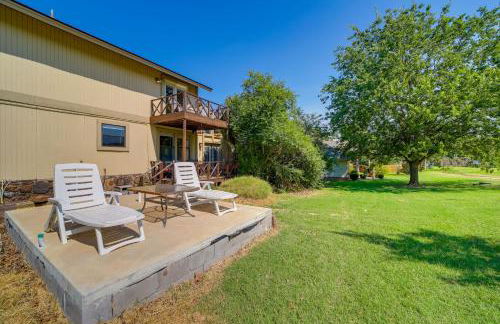 Spacious Arkansas Abode with Balcony and Fire Pit! - Foto 23