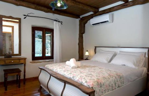 Matzanas House - Photo 3