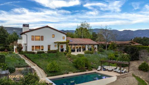 Luxury Home Atop the Hills - Foto 2