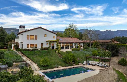 Luxury Home Atop the Hills - Foto 2