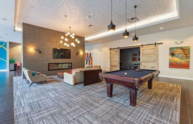 Stylish 1 BR Apartment w Movie Theater - Photo 6