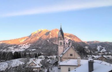 Alpen Ferienhaus mit Garten, Kamin, Spielzimmer und Bergblick - Photo 4