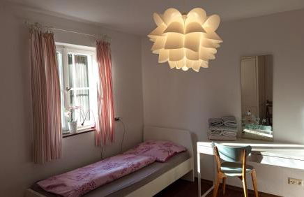 Sonnige 2-Zimmer Wohnung mit Terrasse und Garten - Foto 5