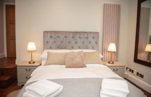 5 Bed Luxury Townhouse with Hot Tub, Rooftop Terrace, Perfect for Groups, Near Cruise Terminal - Foto 51