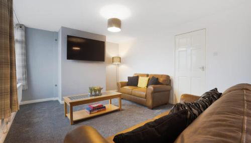 NEW! 3BR in Traynor Square - Foto 1