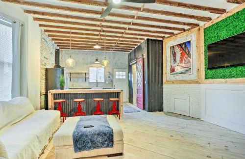 Stylish Newark Home with Deck Less Than 14 Mi to NYC! - Foto 8