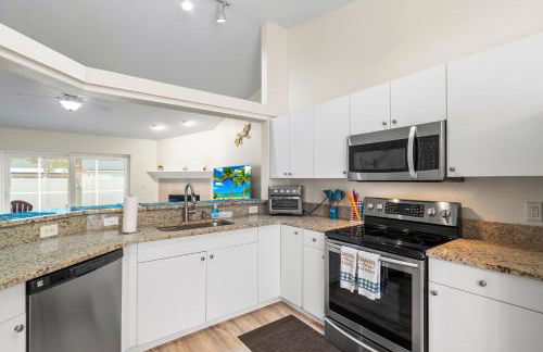 SaltyLux16 Heated Saltwater Pool, Near Beach, Honeymoon Island, Farmer market - Foto 24