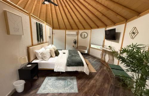 Ophelia Luxury Yurt-Cabin - Canyon Lake - Hot Tub - Foto 1