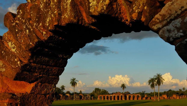 Excursión a las Misiones Jesuíticas - Foto 3, Arco de uno de los edificios