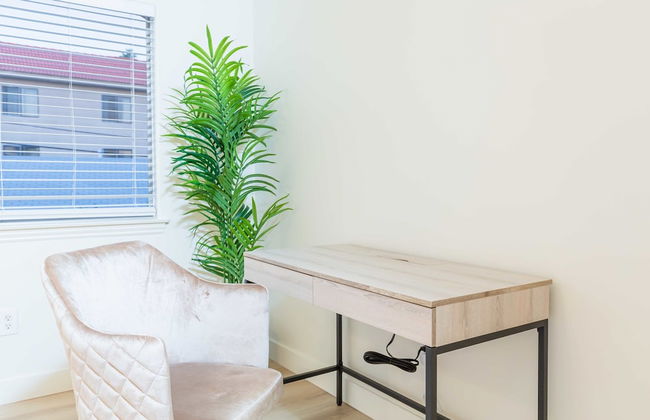 Elegant Pasadena Retreat Prime Comfort Awaits - Foto 18