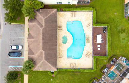 Trendy Thematic 3BR Townhouse with Private Pool - Foto 8