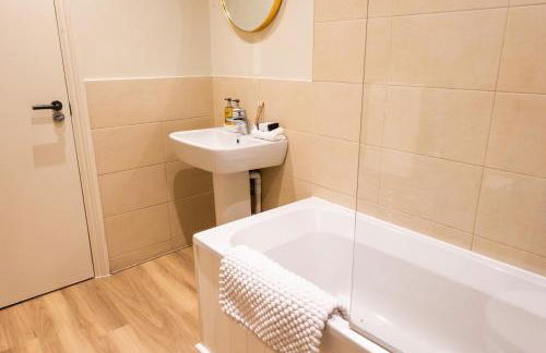 2-Bed Apartment in Redland, Bristol - Work-Ready - Foto 42