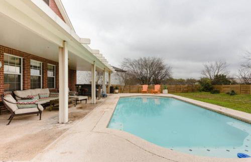 Amazing House with Pool, Arcade, Hot Tub and More - Accomodates 16 guests - Photo 16