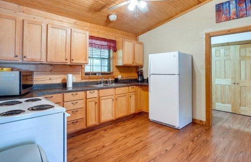 Kilgore Gem Pet-Friendly Cabin with Duck Pond! - Foto 9