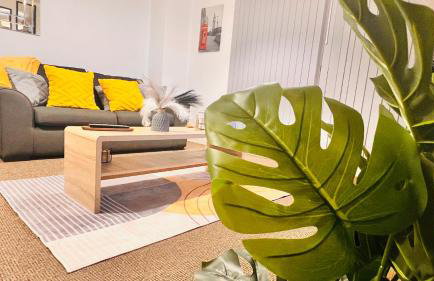 Birmingham City Centre Apartment with Parking - Photo 18