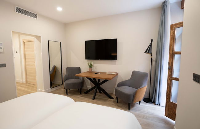 Prisma Suites - Photo 37