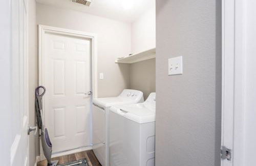 Spacious beautiful home near Kalahari Resorts (9min) - Photo 10