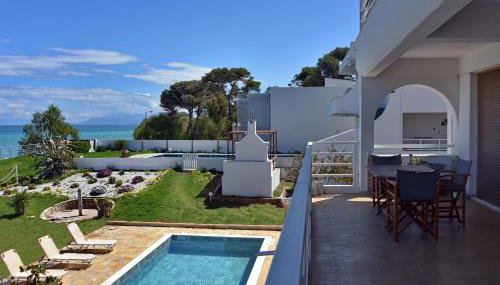 Antorina Beachfront Villas with Private Pools - Foto 5, Garden, sunbed, Garden view