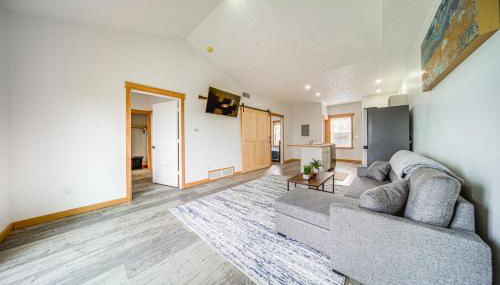 Balcony and Golf Course View Quiet Erie Getaway - Foto 4