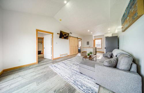 Balcony and Golf Course View Quiet Erie Getaway - Foto 4