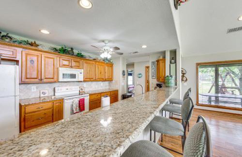 Rhodes Retreat with Dock on Cedar Creek Lake! - Foto 9