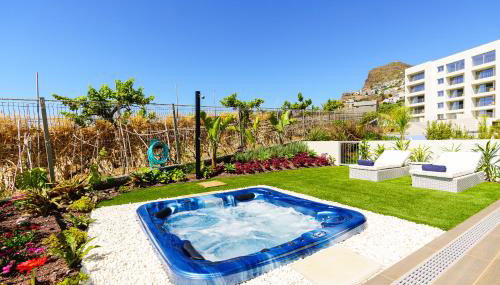 Star Lit Jacuzzi Apartment - Foto 4, Garden, sunbed, Garden view