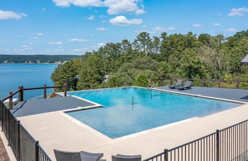 Mallard Pointe Unit 200- Luxury Condo- Conveniently Located! - Foto 8