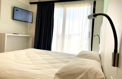 Suites Marilia Apartments Pool Side - Suite Livorno Holiday Home Group - Foto 43