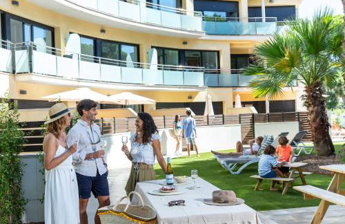 Aparthotel Las Palmeras Castelldefels - Photo 14