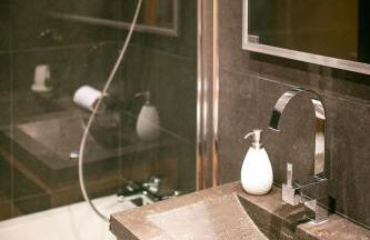 Les Ecureuils -Rénové 100m2 - 8per - Skis aux Pieds - Vue sur la Montagne - Foto 22