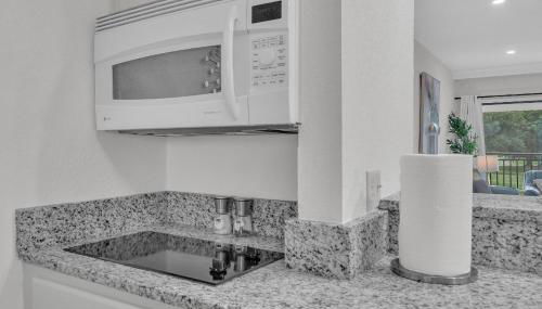 Golf and Tennis Community-Course Views-Corner Unit - Foto 5