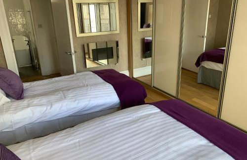 The Village Tavern Apartment - Photo 2